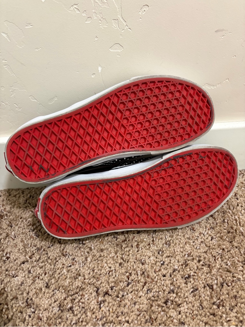 Vans Classic Slip-on Hello Kitty Polka Dot Sneakers Women's Size 8.5 - Picture 7 of 7